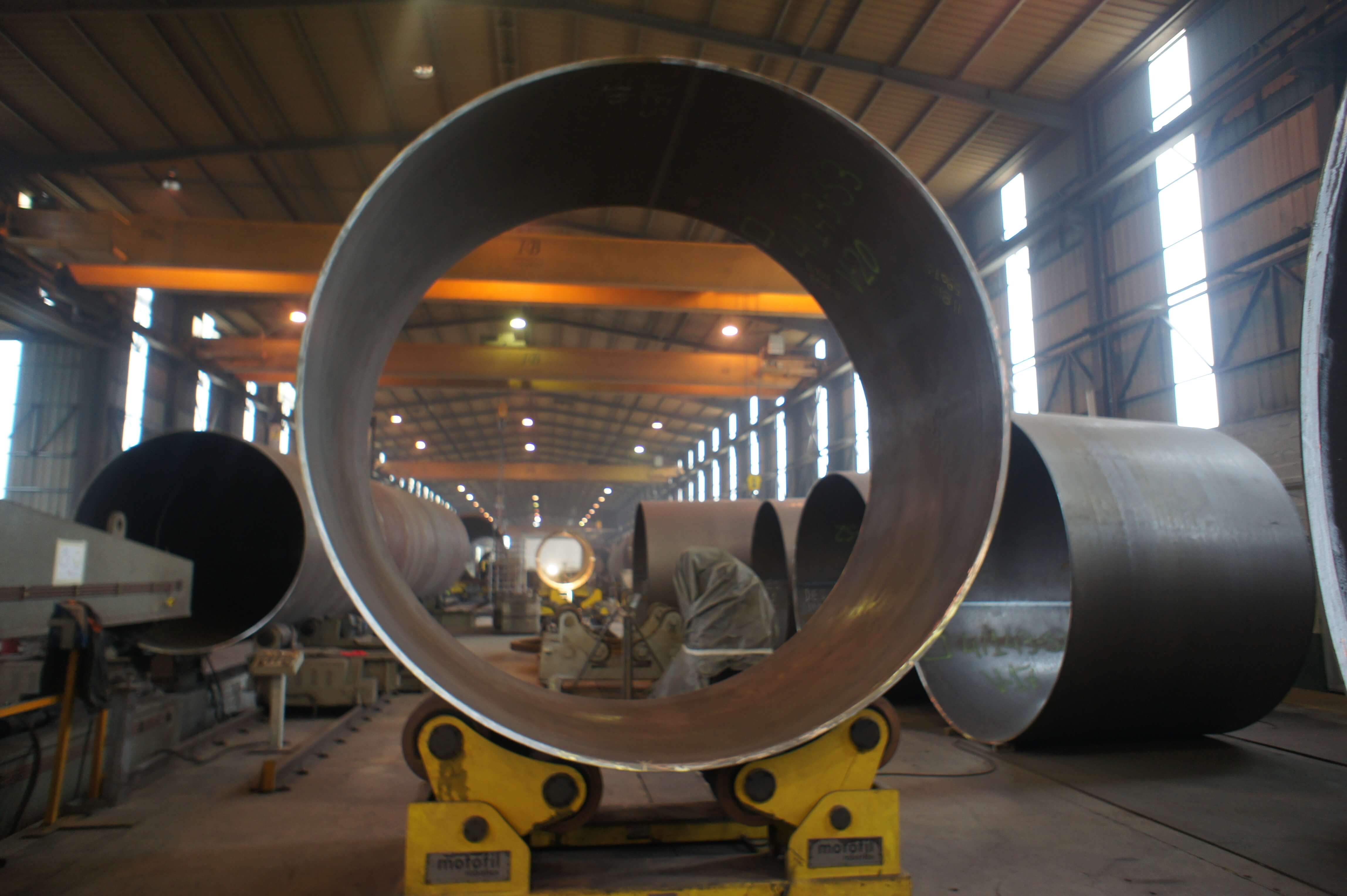 Large cylindrical hyperbaric pressure vessel component manufacturing