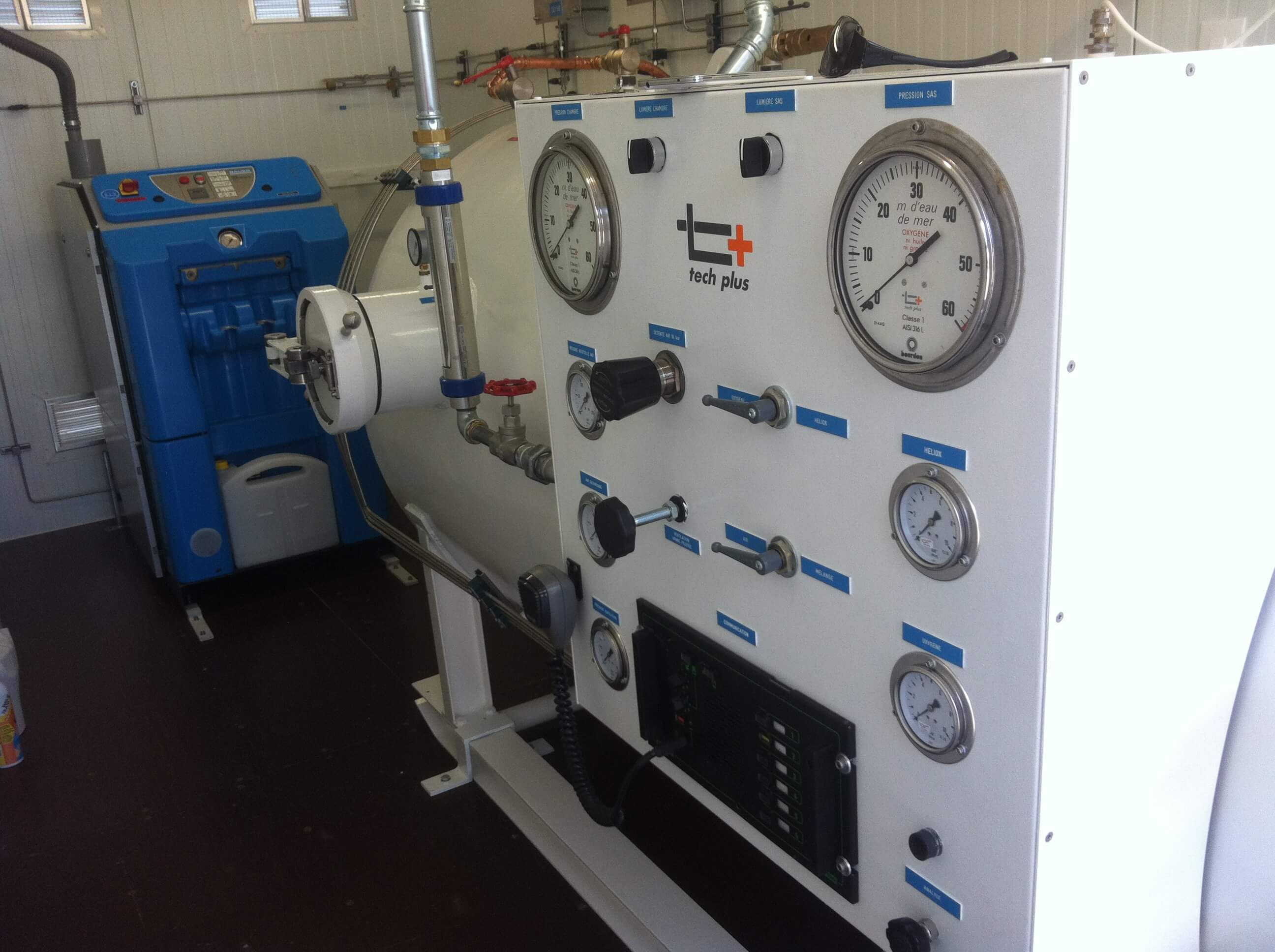 Tech Plus hyperbaric chamber digital control panel for lease equipment monitoring