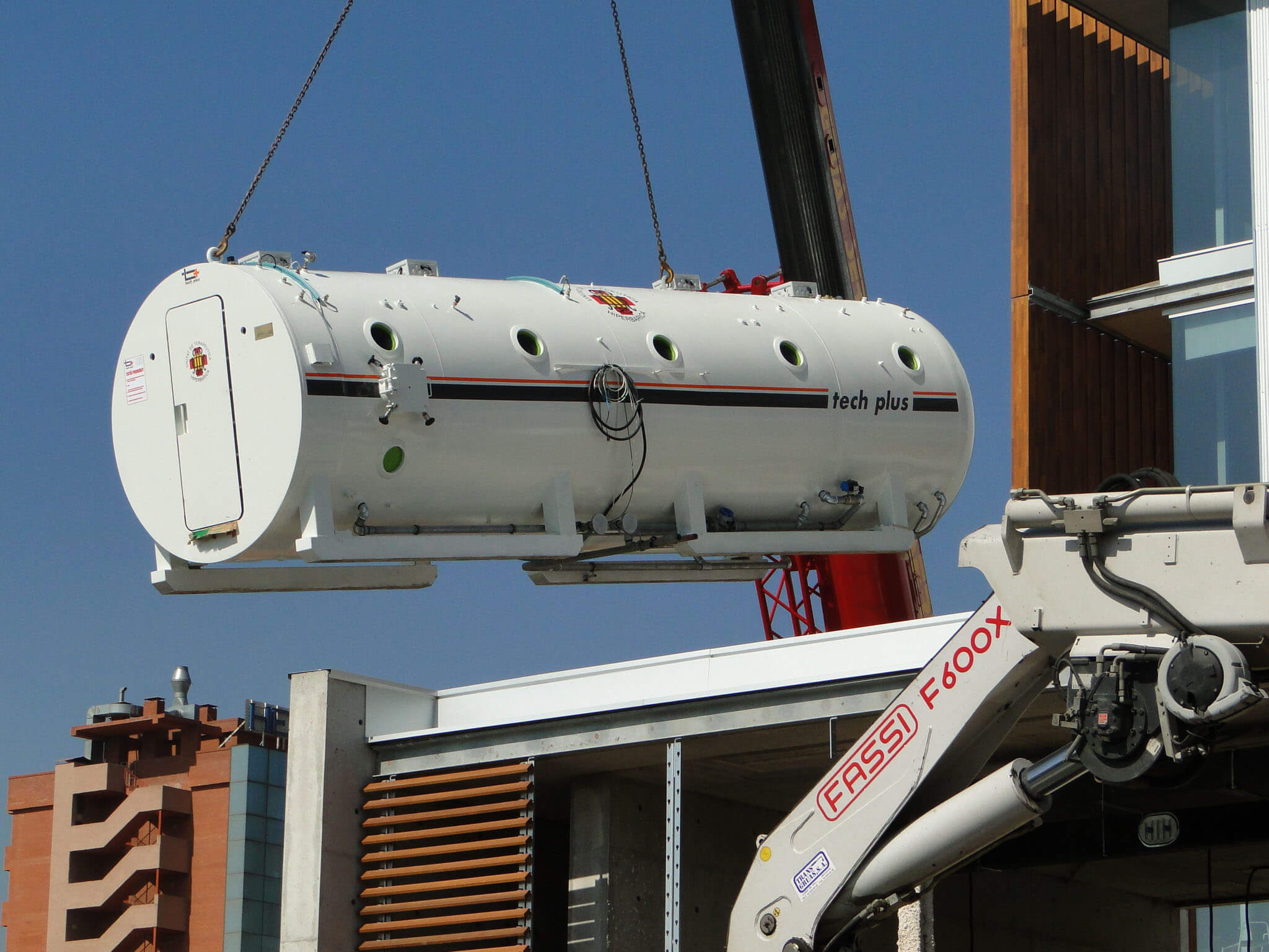 Clinical hyperbaric oxygen therapy chamber installation in hospital setting